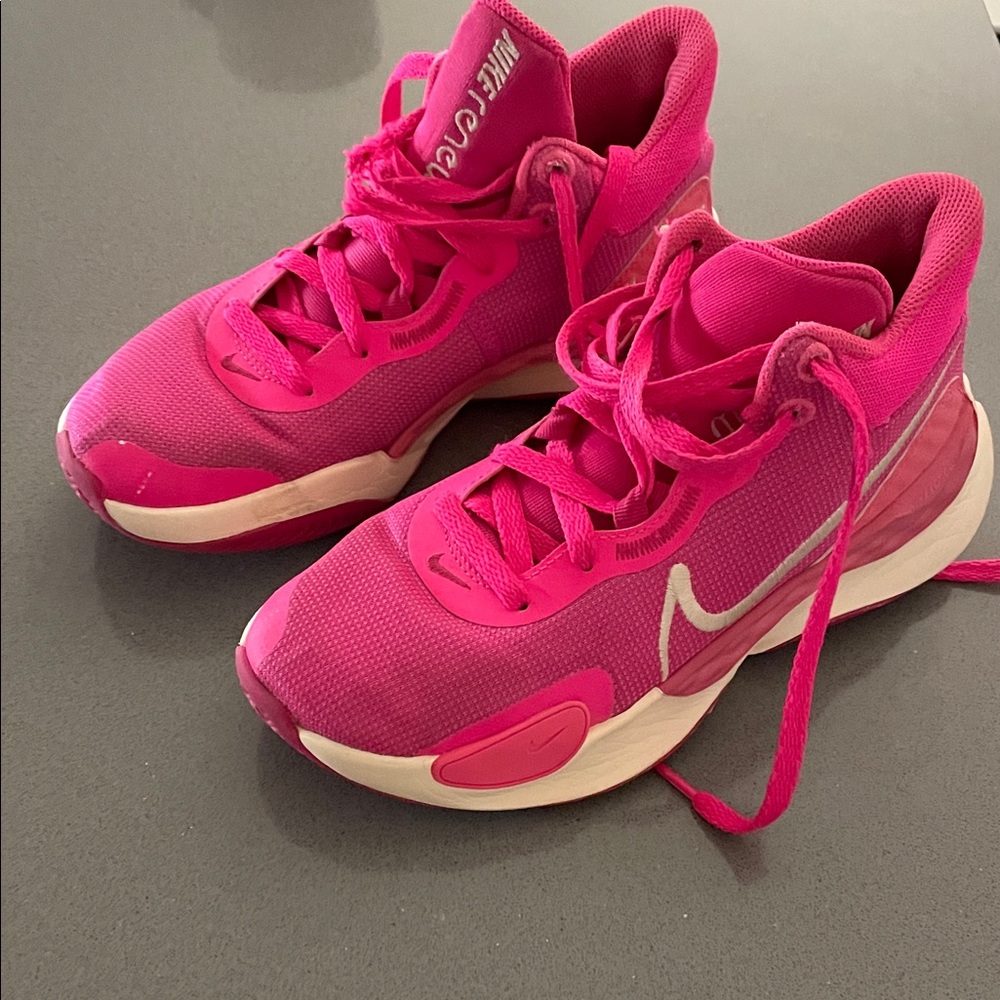 Nike Women's Fuchsia Athletic Shoes